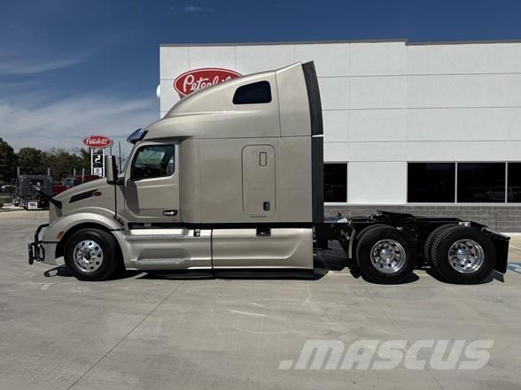 Peterbilt 579 Prime Movers
