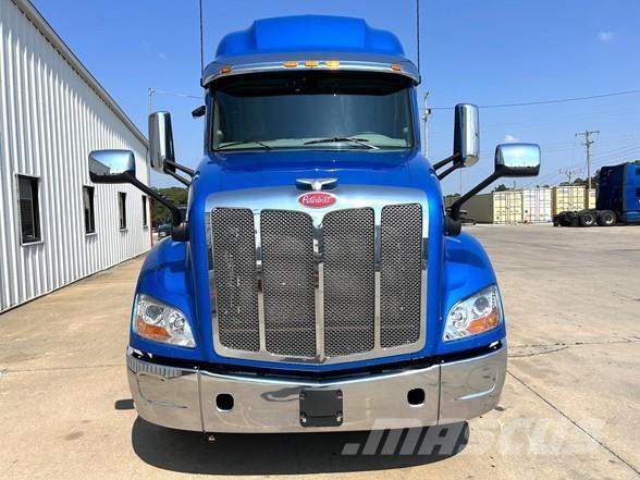 Peterbilt 579 Prime Movers