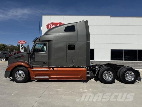 Peterbilt 579 Prime Movers