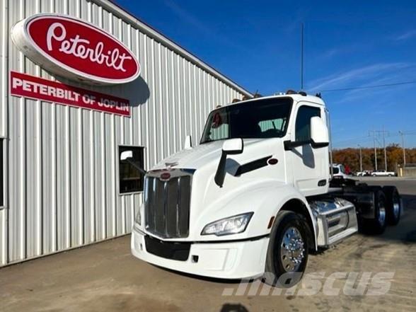 Peterbilt 579 Prime Movers