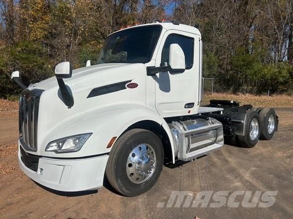 Peterbilt 579 Prime Movers