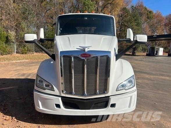 Peterbilt 579 Prime Movers