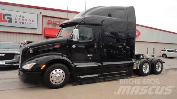 Peterbilt 579 Prime Movers