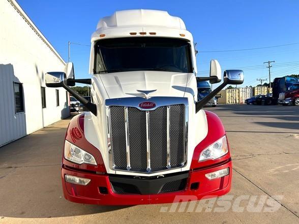 Peterbilt 579 Prime Movers