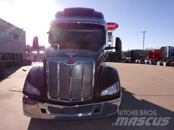 Peterbilt 579 Prime Movers