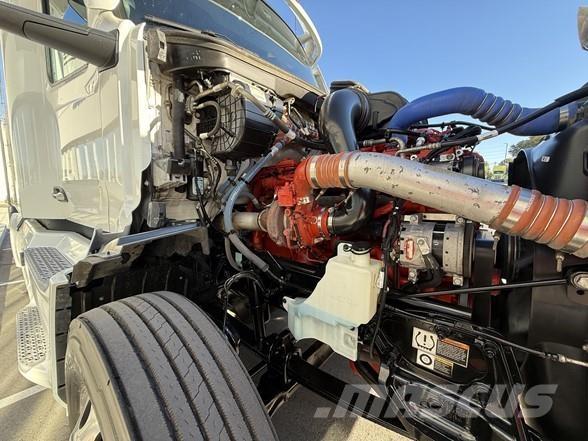 Peterbilt 579 Prime Movers