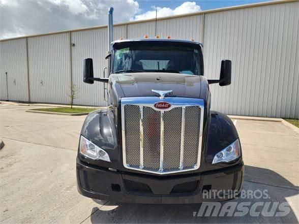 Peterbilt 579 Prime Movers