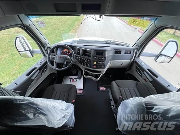 Peterbilt 579 Prime Movers