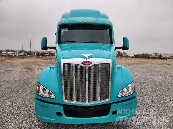 Peterbilt 579 Prime Movers