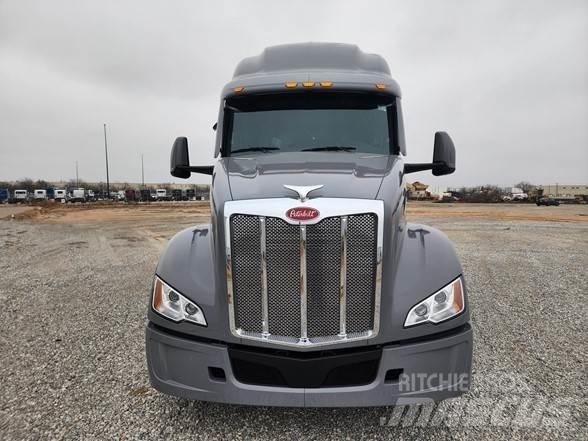 Peterbilt 579 Prime Movers