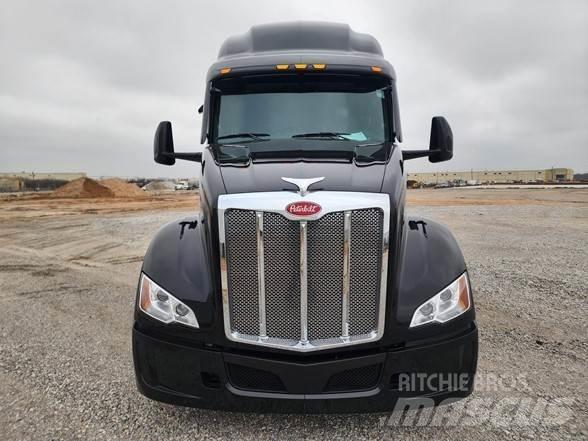 Peterbilt 579 Prime Movers