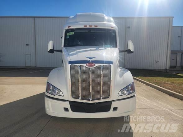 Peterbilt 579 Prime Movers