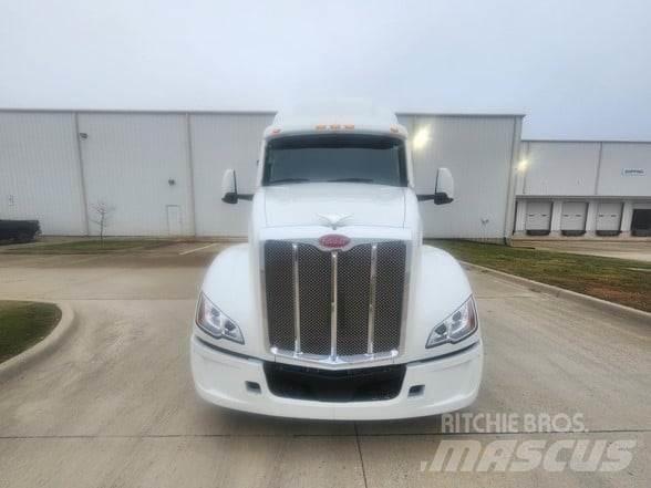 Peterbilt 579 Prime Movers