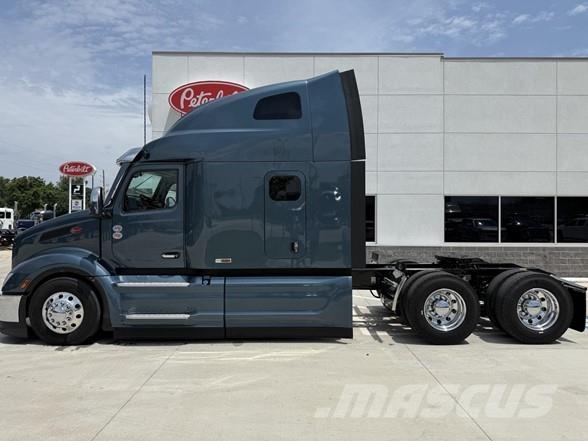 Peterbilt 579 Prime Movers