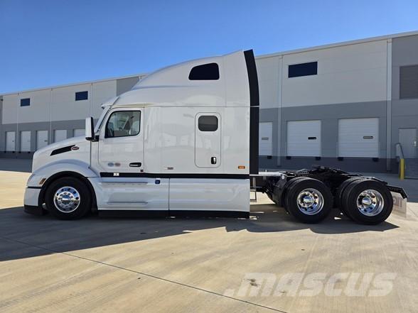 Peterbilt 579 Prime Movers