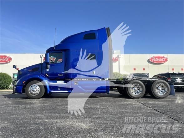 Peterbilt 579 Prime Movers