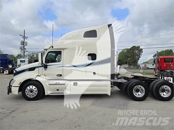 Peterbilt 579 Prime Movers
