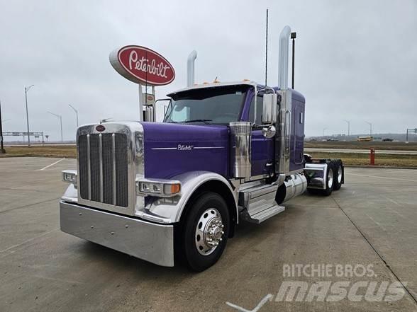 Peterbilt 589 Prime Movers