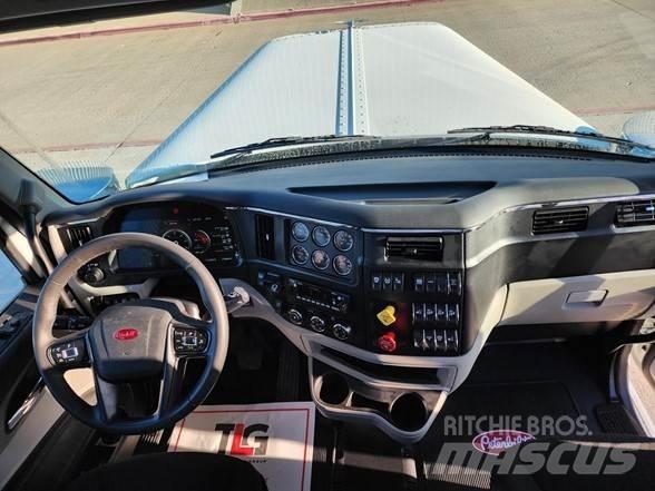 Peterbilt 589 Prime Movers