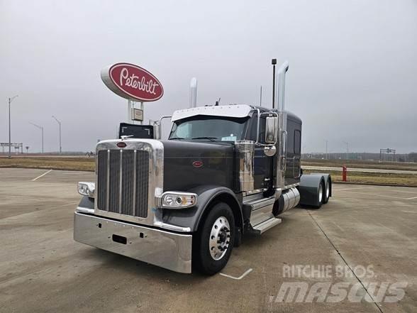 Peterbilt 589 Prime Movers