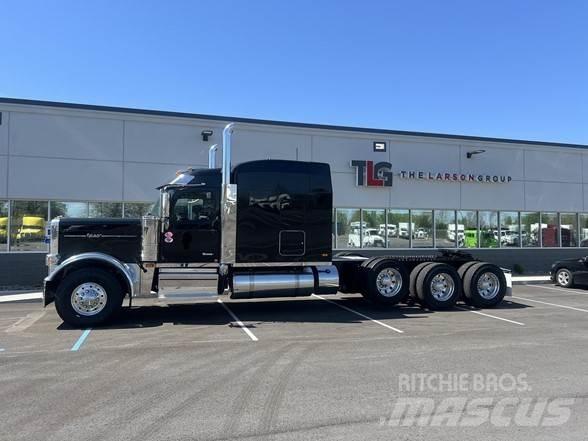Peterbilt 589 Prime Movers
