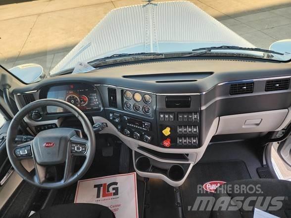 Peterbilt 589 Prime Movers