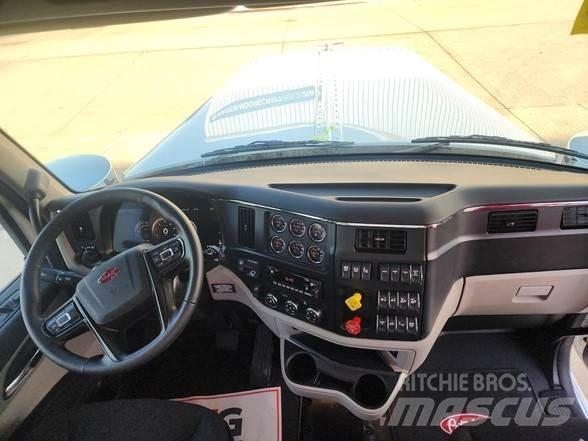 Peterbilt 589 Prime Movers