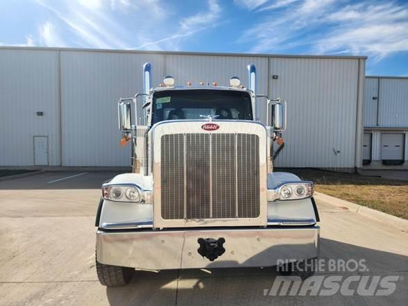 Peterbilt 589 Prime Movers