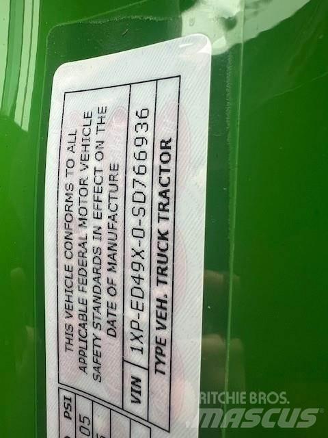 Peterbilt 589 Prime Movers