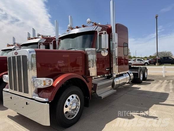 Peterbilt 589 Prime Movers