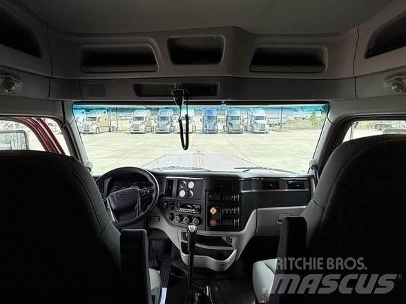 Peterbilt 589 Prime Movers