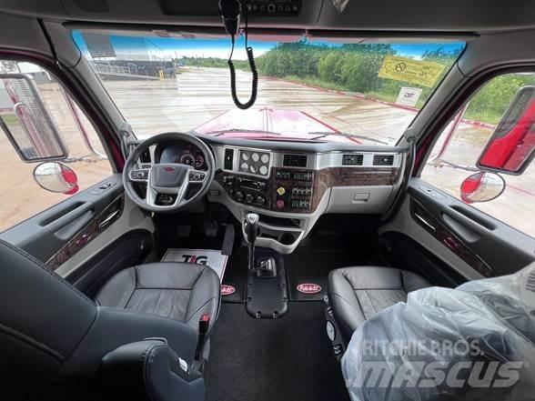 Peterbilt 589 Prime Movers
