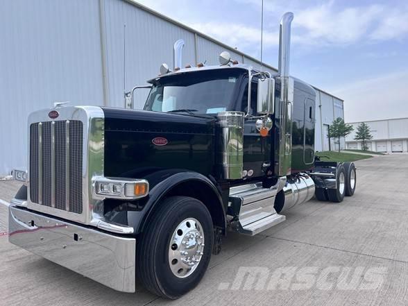 Peterbilt 589 Prime Movers