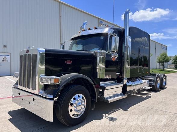 Peterbilt 589 Prime Movers