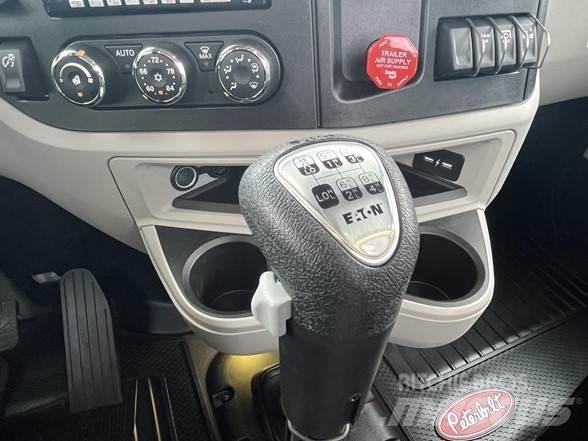 Peterbilt 589 Prime Movers
