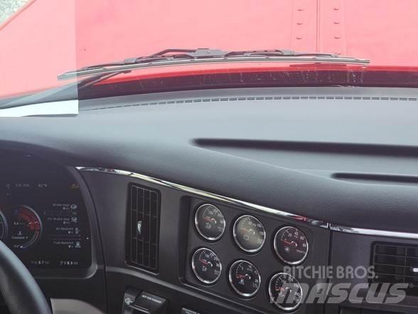 Peterbilt 589 Prime Movers