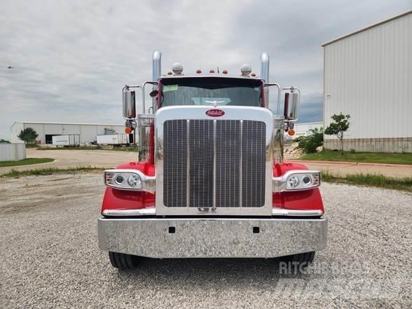Peterbilt 589 Prime Movers