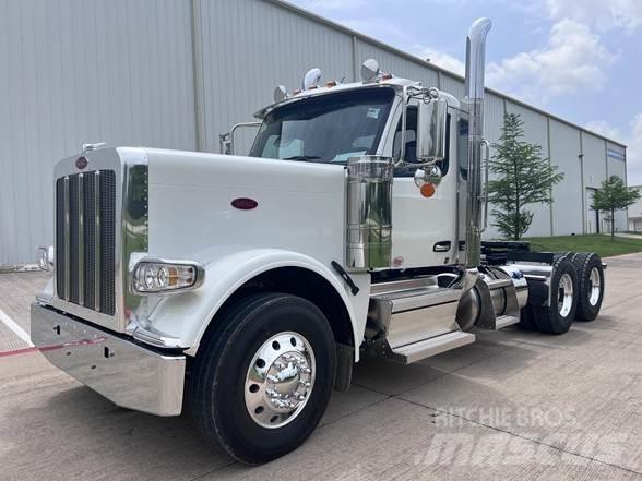 Peterbilt 589 Prime Movers