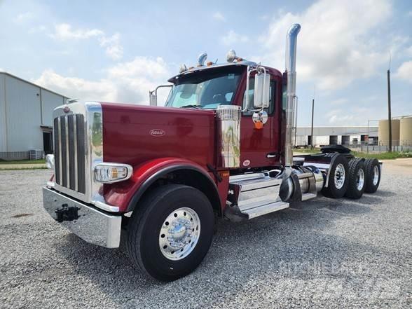 Peterbilt 589 Prime Movers