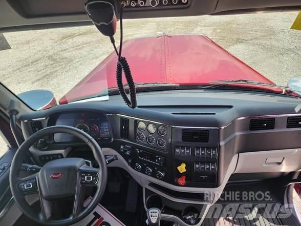 Peterbilt 589 Prime Movers