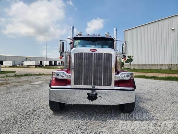 Peterbilt 589 Prime Movers