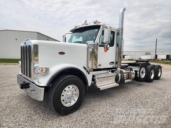 Peterbilt 589 Prime Movers