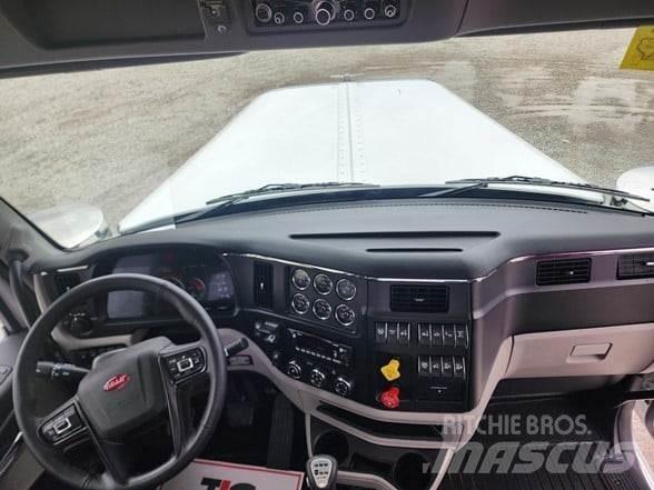 Peterbilt 589 Prime Movers