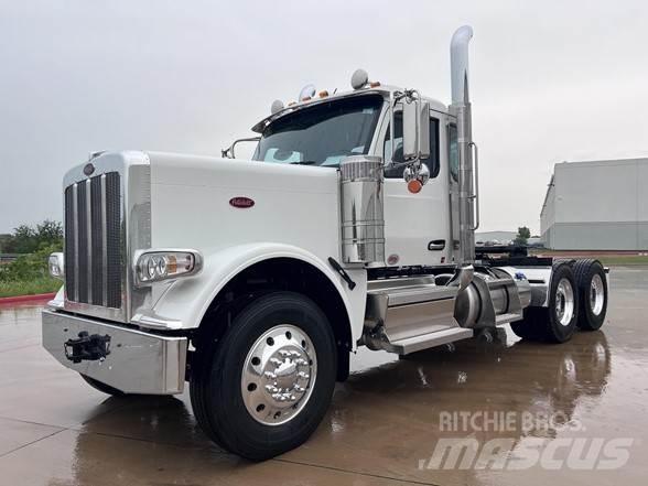 Peterbilt 589 Prime Movers