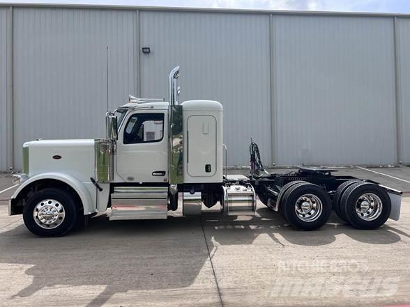 Peterbilt 589 Prime Movers