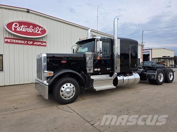 Peterbilt 589 Prime Movers