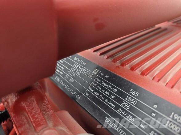 Peterbilt 589 Prime Movers