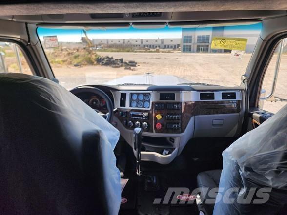 Peterbilt 589 Prime Movers