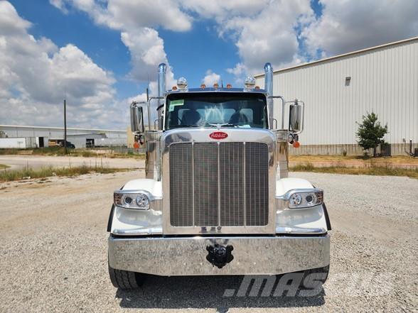 Peterbilt 589 Prime Movers