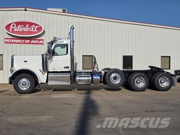 Peterbilt 589 Prime Movers